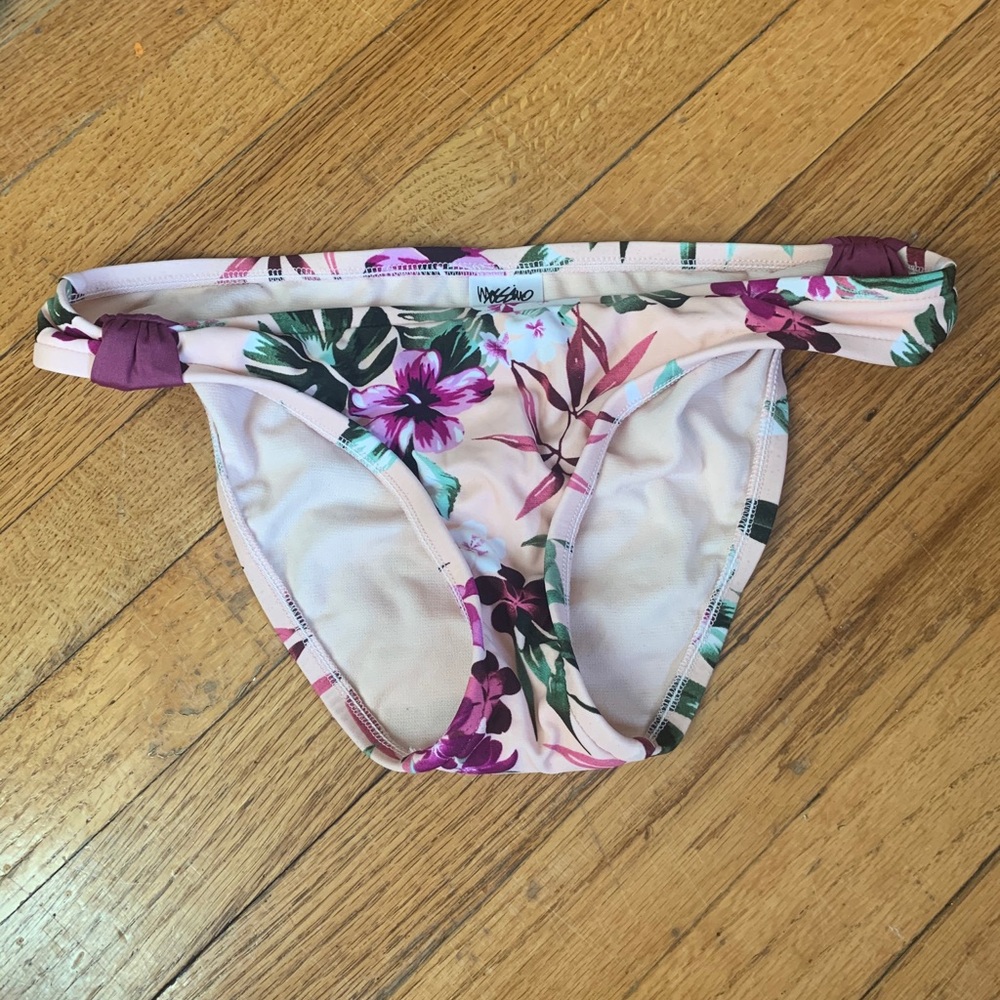 Bikini bottoms